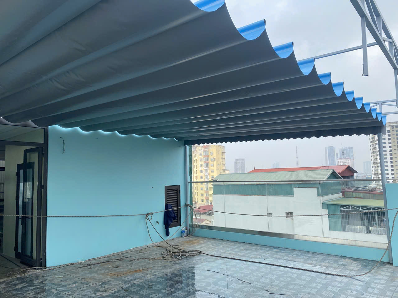 bạt chống nóng mái kính