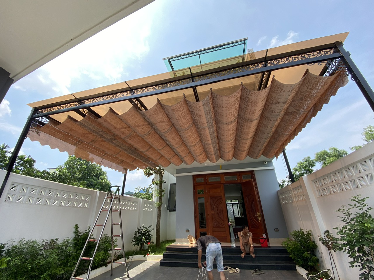 bạt che nắng mái kính