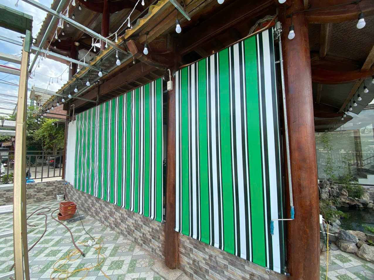 bạt che nắng mưa quay tay