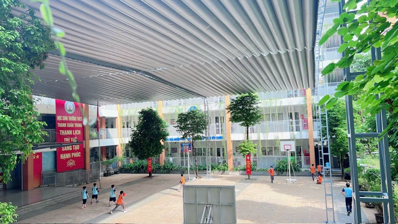 bạt che nắng sân trường