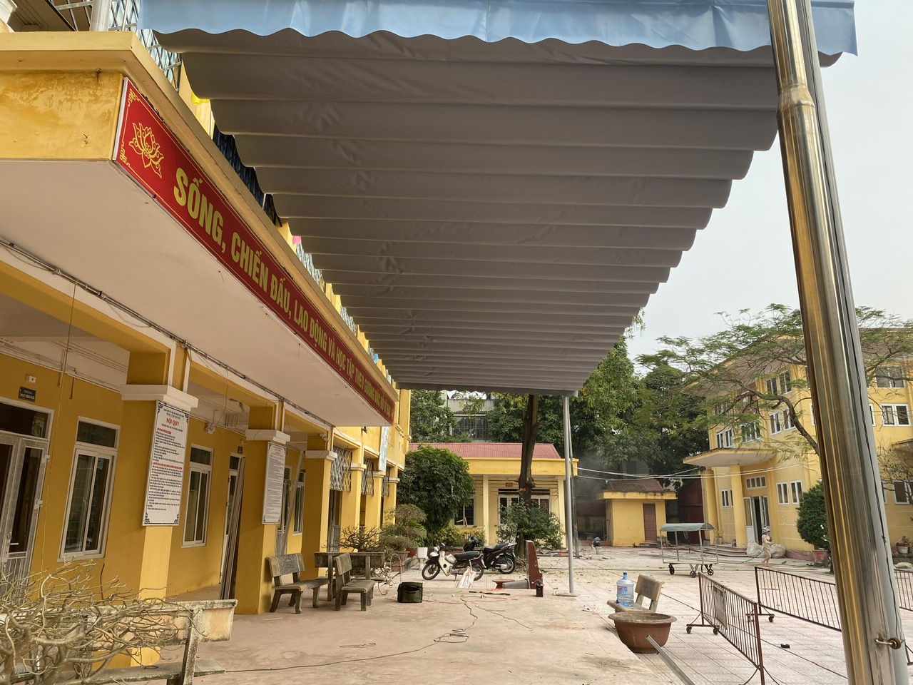 bạt di động trường học