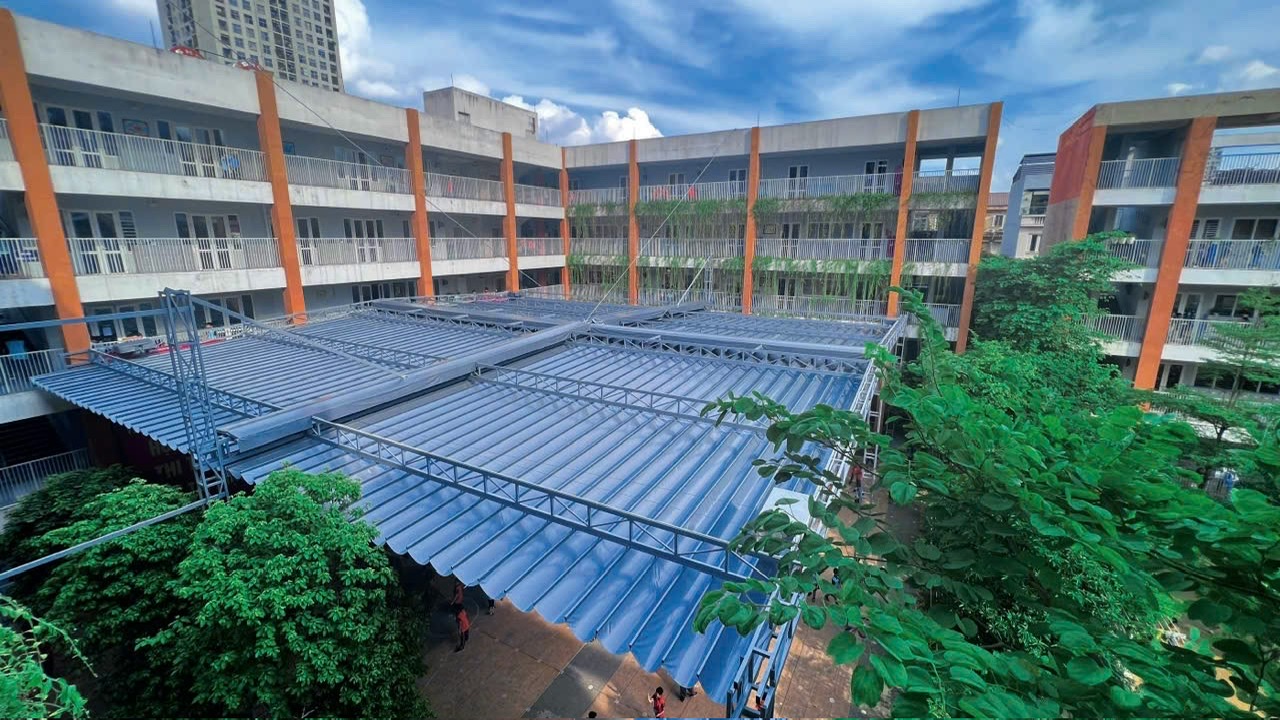 bạt kéo ngoài trời trường học