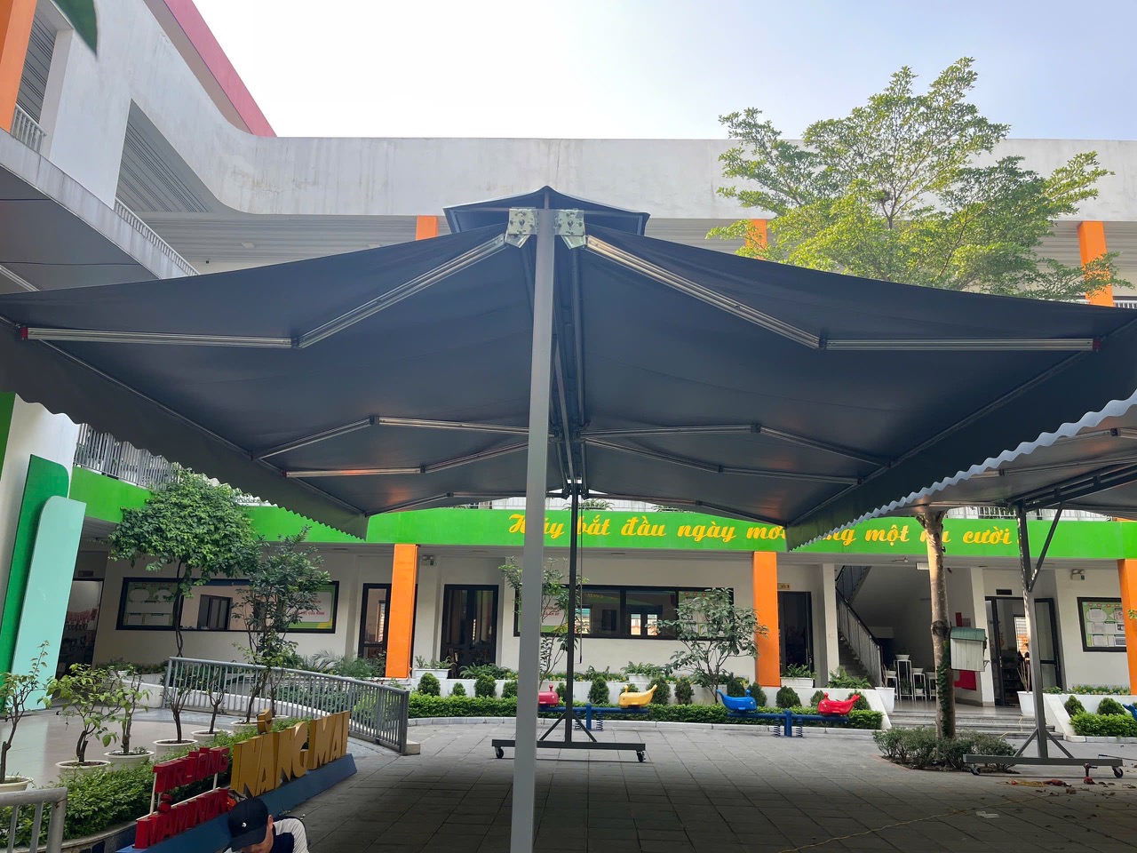 bạt mái hiên chữ a