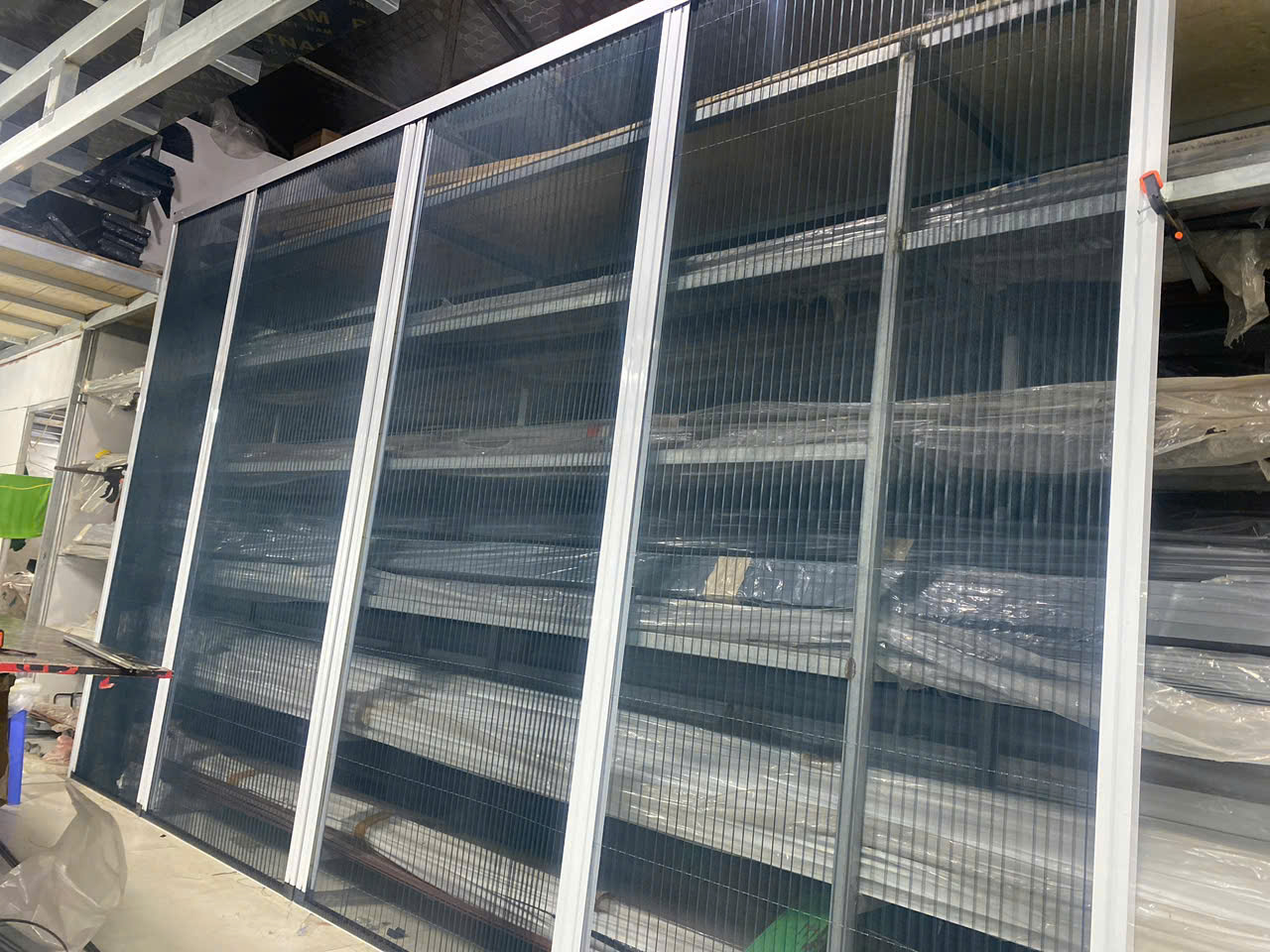 sản xuất cửa lưới chống muỗi xếp xích