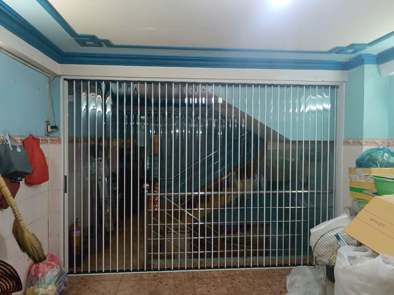 vách nhựa trong suốt