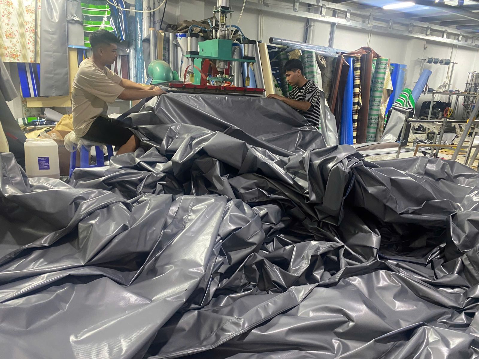 sản xuất bạt che nắng mưa