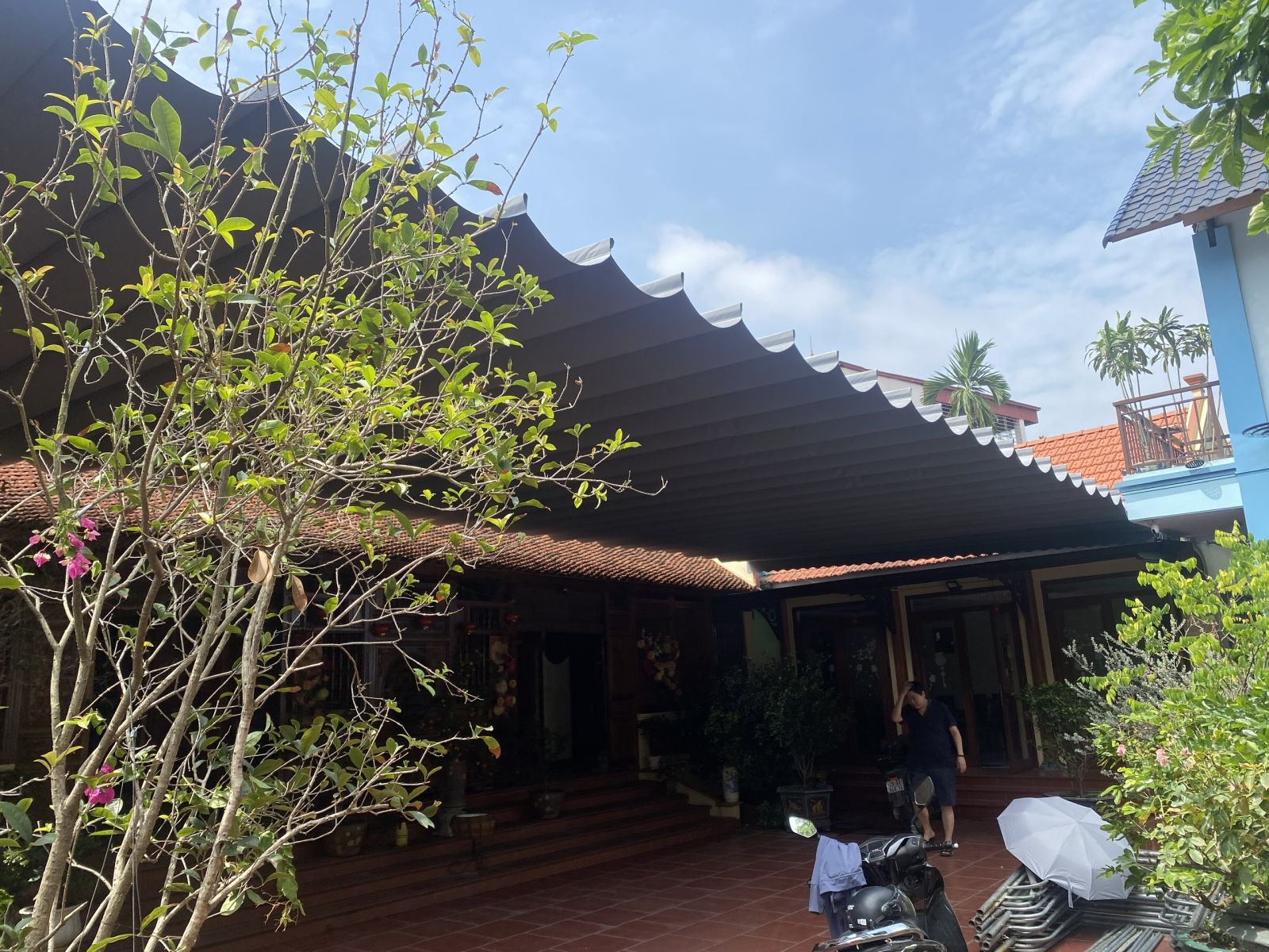 bạt xếp lượn sóng