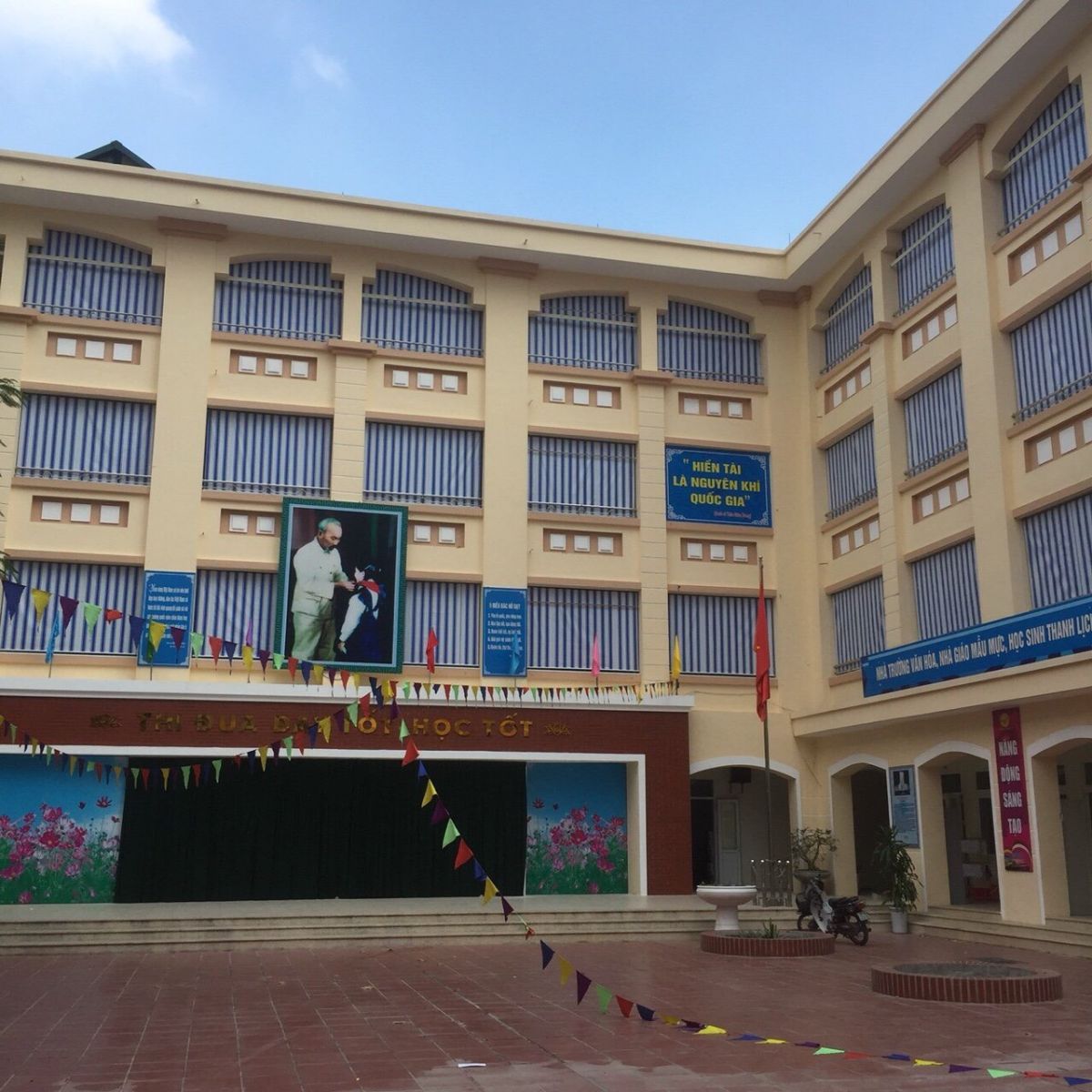 bạt che mưa trường học