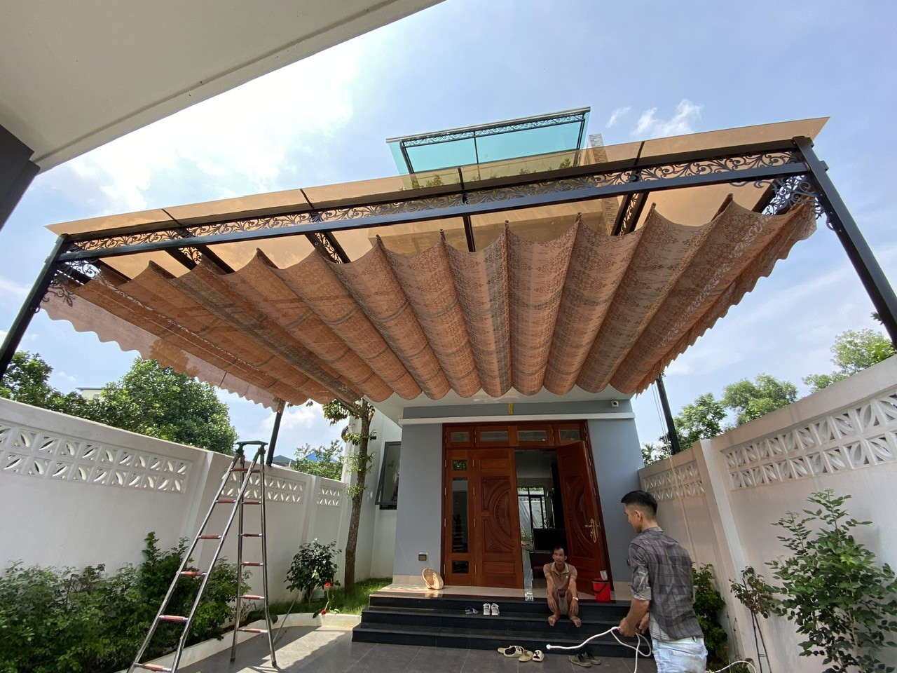 bạt che nắng mái kính